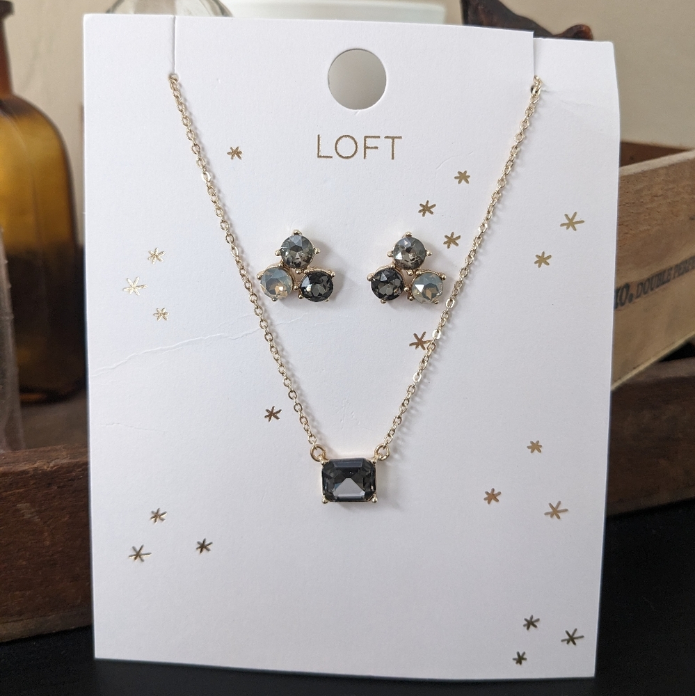 LOFT Earring and Necklace Set - Picture 3 of 8